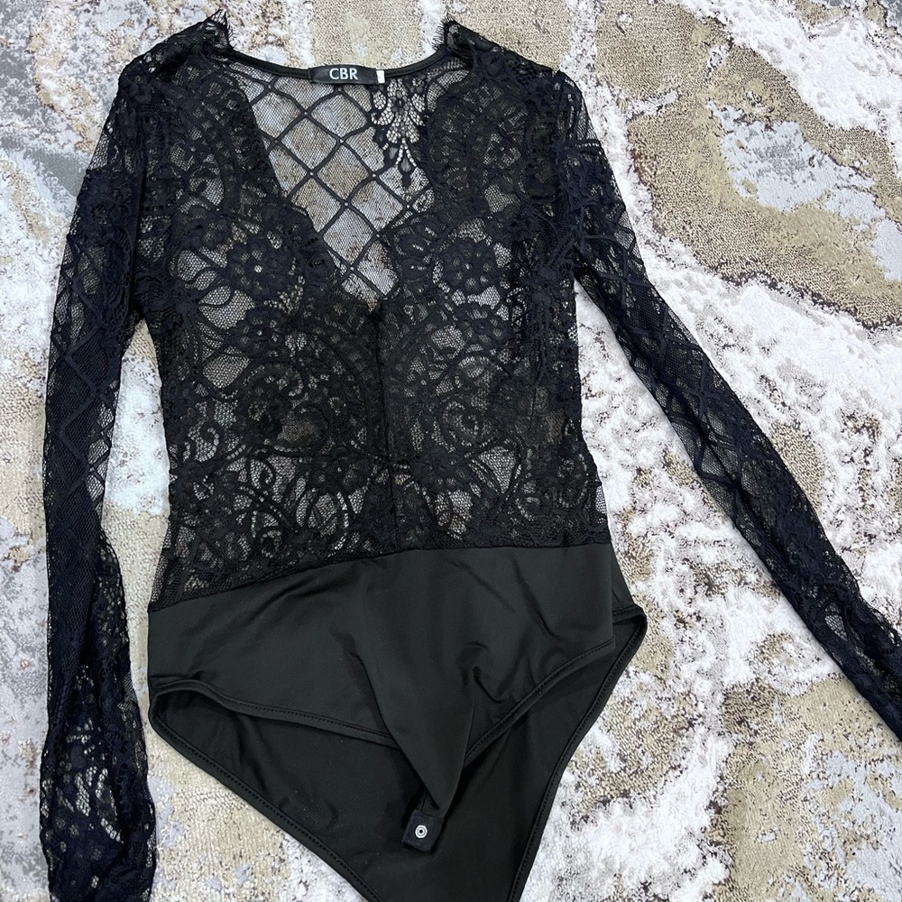 Black lace long sleeve bodysuit